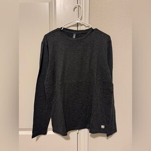 Vuori men long sleeve top size M